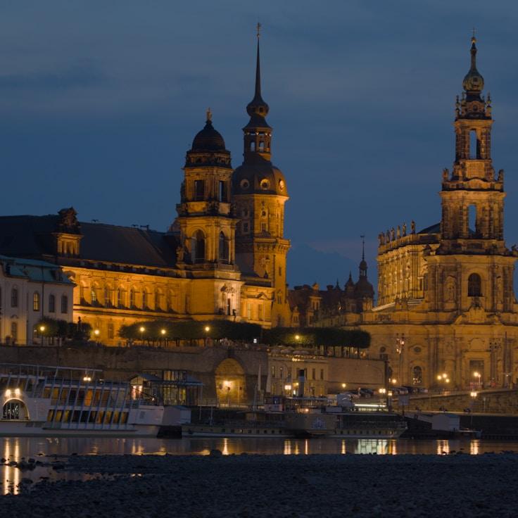 Family terraces and cafés for calm evenings in Ottawa